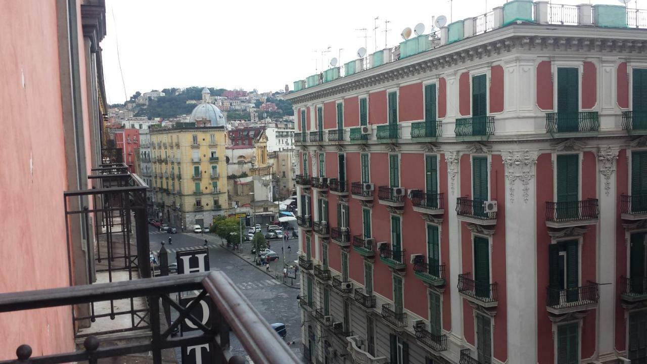 Una Casetta Al Centro Di Napoli 外观 照片