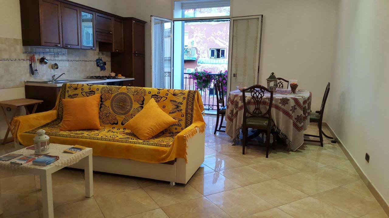 Una Casetta Al Centro Di Napoli 外观 照片